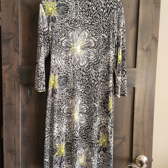 Women's faux wrap dress - Picture 4 of 4